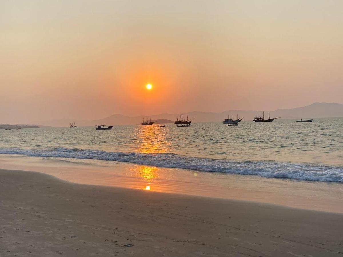 Maravilhoso Apartamento Beira-Mar Praia Da Cachoeira フロリアノポリス エクステリア 写真